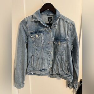 gap light wash denim jacket